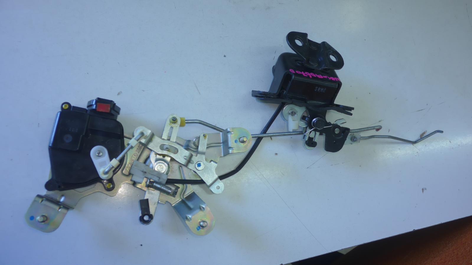 View Auto part Door/Boot/Gate Lock Kia Sorento 2007