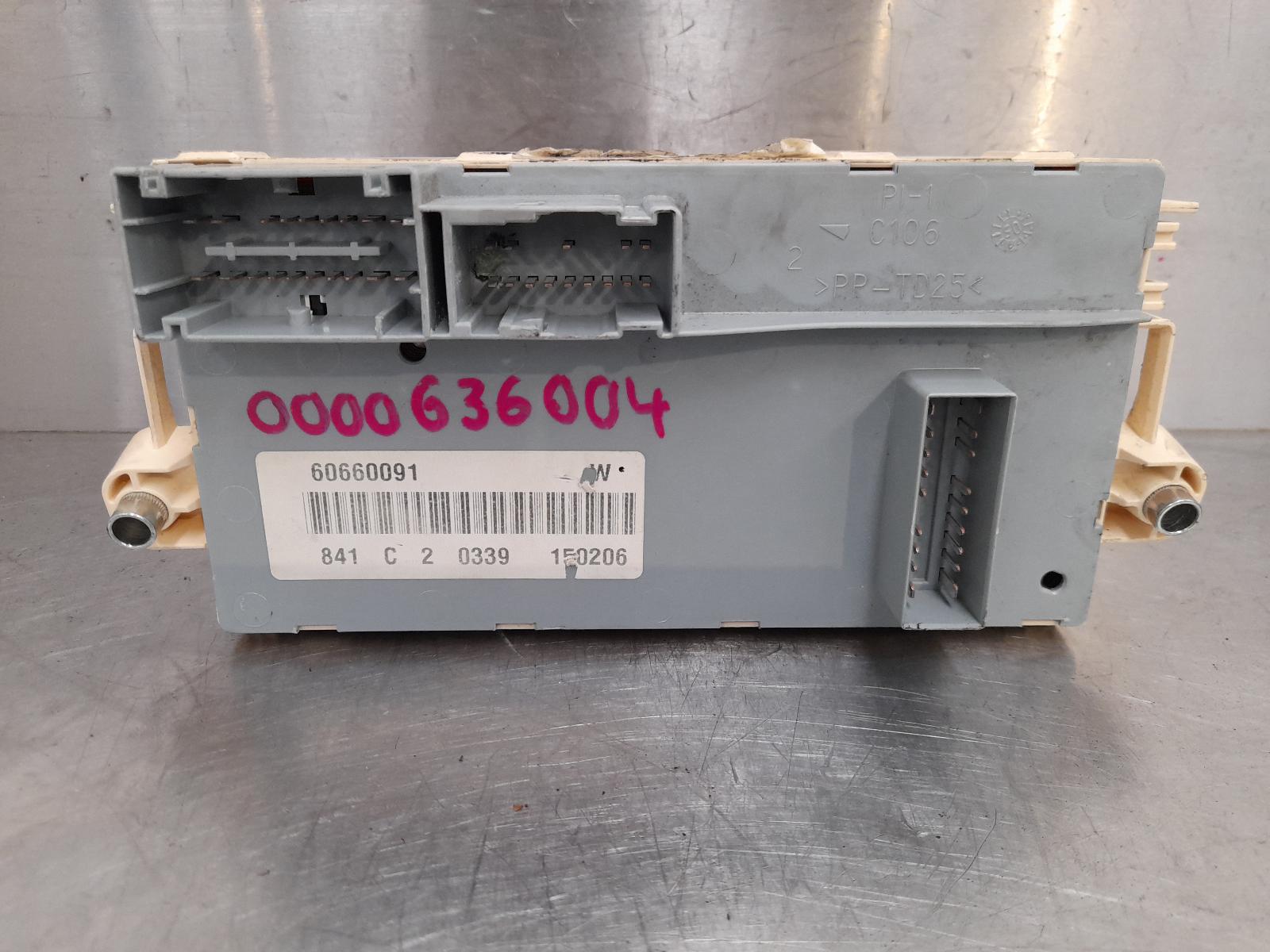 View Auto part Fuse Box Maserati Quattroporte 2006