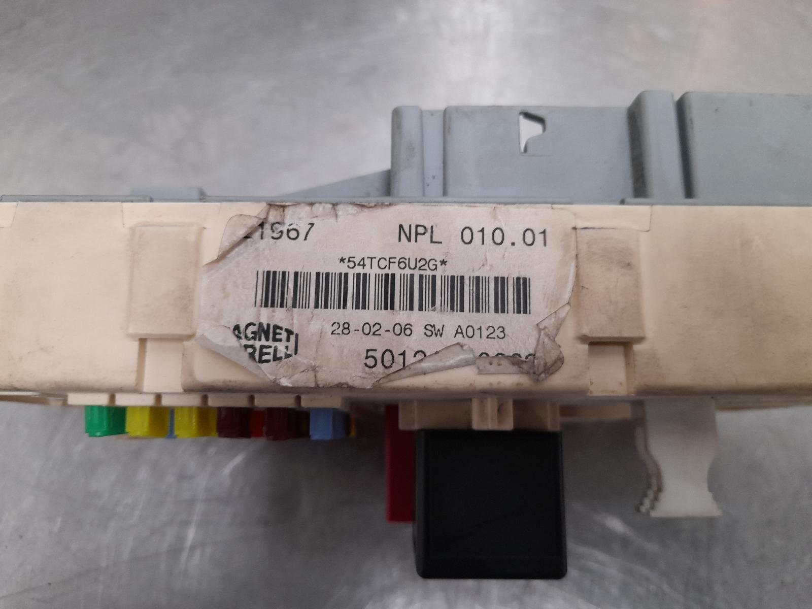 View Auto part Fuse Box Maserati Quattroporte 2006