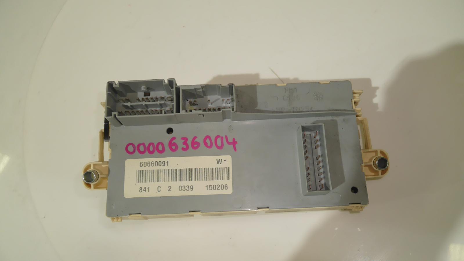 View Auto part Fuse Box Maserati Quattroporte 2006
