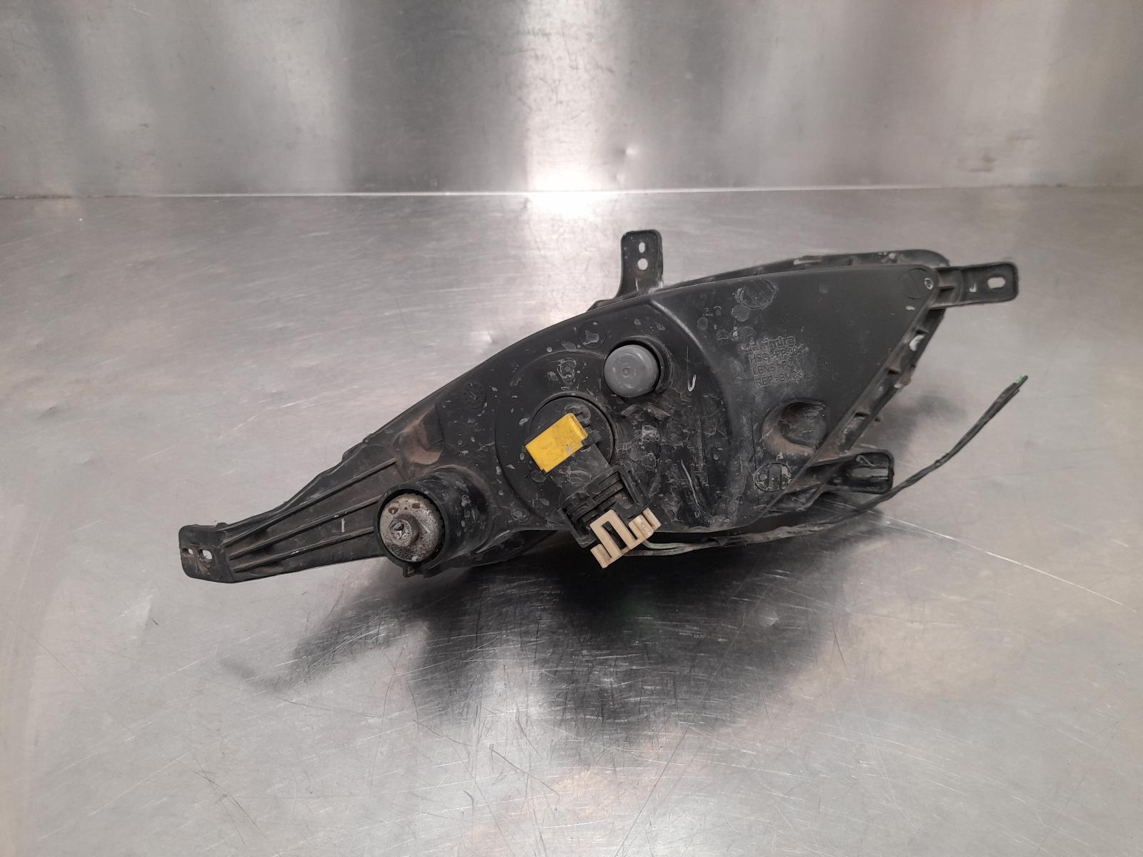 View Auto part Left Indicator/Fog/Side Mahindra Xuv500 2014