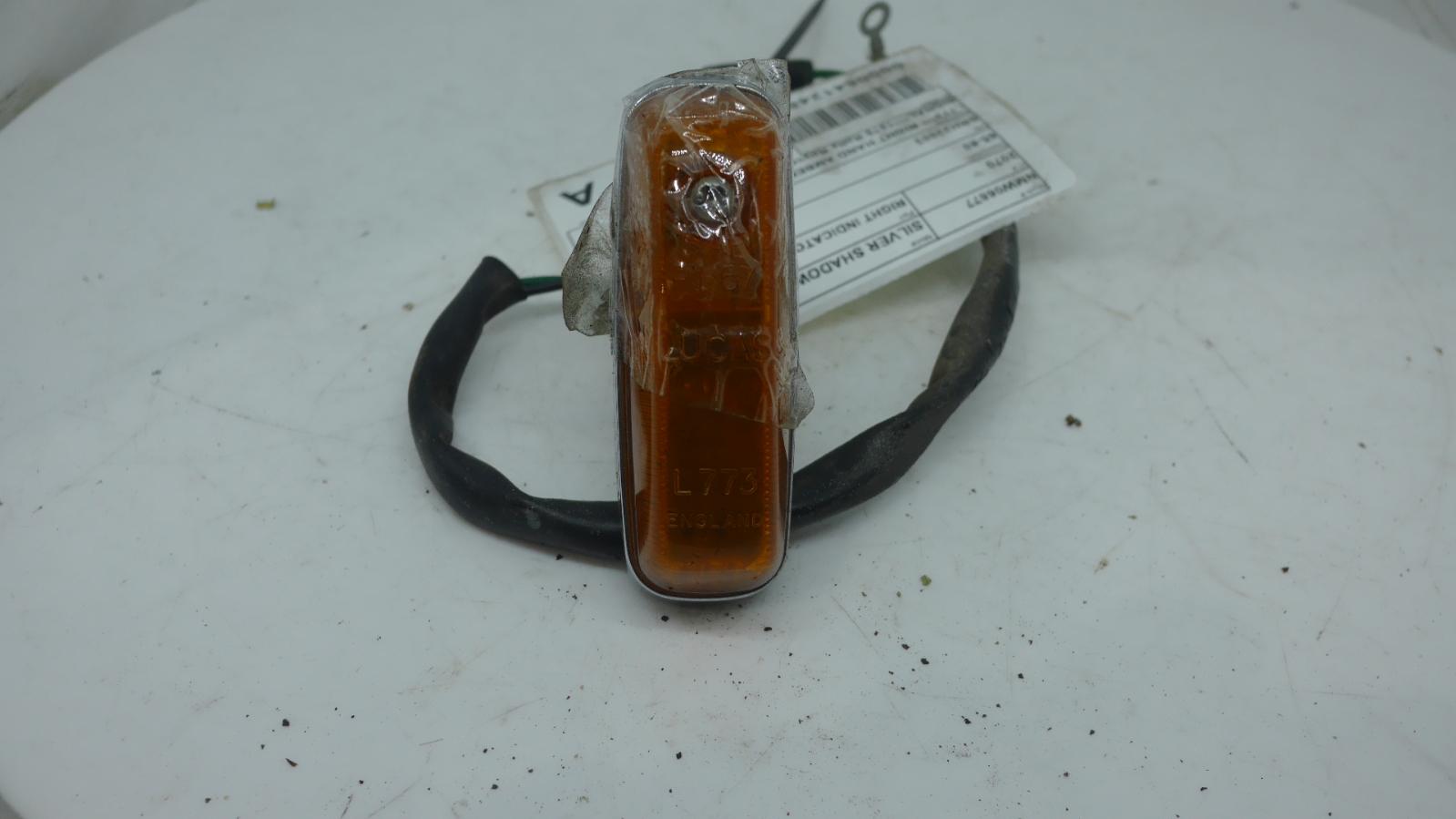 1979 Rolls-royce Silver Shadow/silver Wraith Ii Right Indicator/Fog/Side View Auto part Right Indicator/Fog/Side Rolls-royce Silver Shadow/silver Wraith Ii 1979