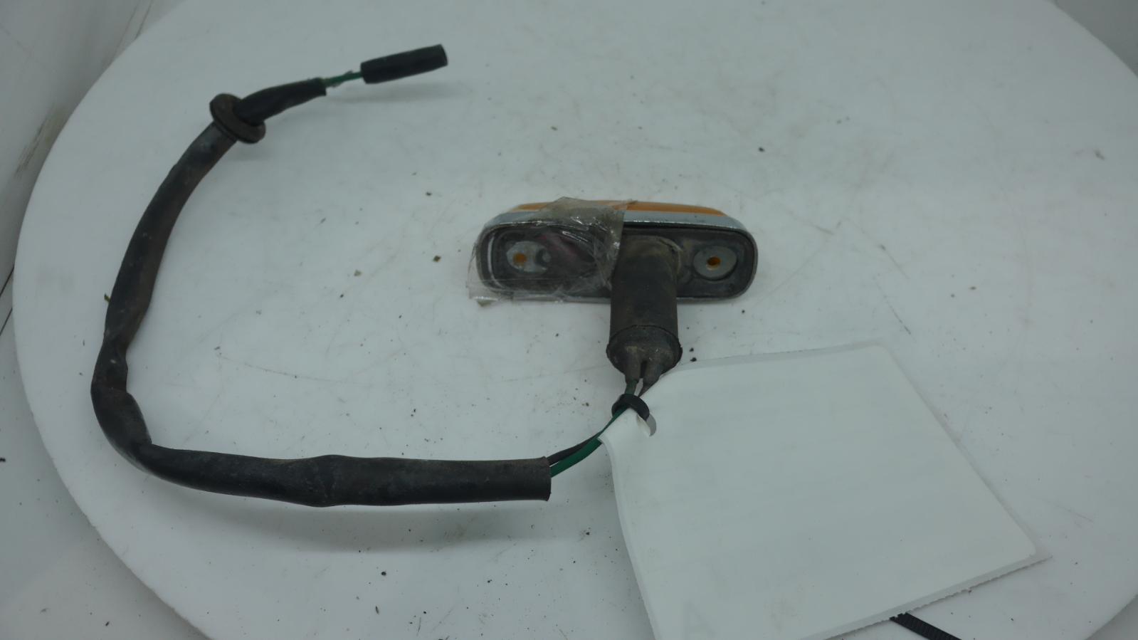 1979 Rolls-royce Silver Shadow/silver Wraith Ii Right Indicator/Fog/Side View Auto part Right Indicator/Fog/Side Rolls-royce Silver Shadow/silver Wraith Ii 1979