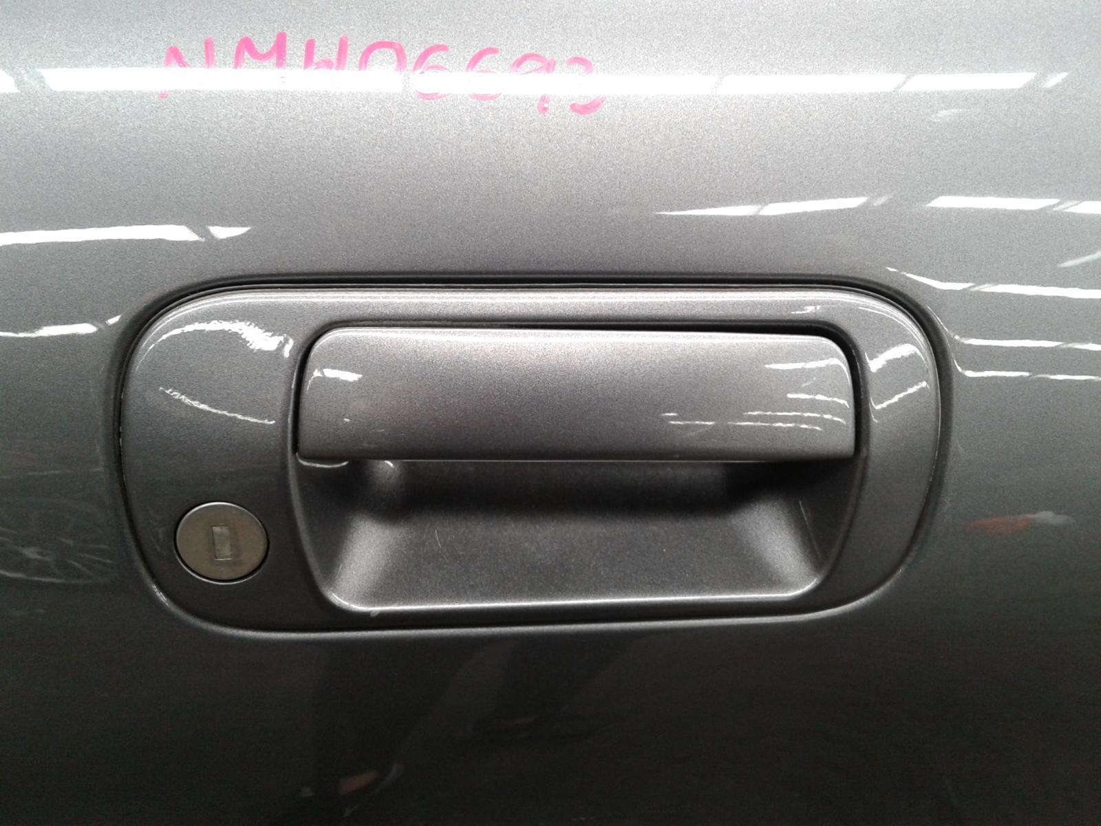 View Auto part Door Handle Maserati 4200gt 2006