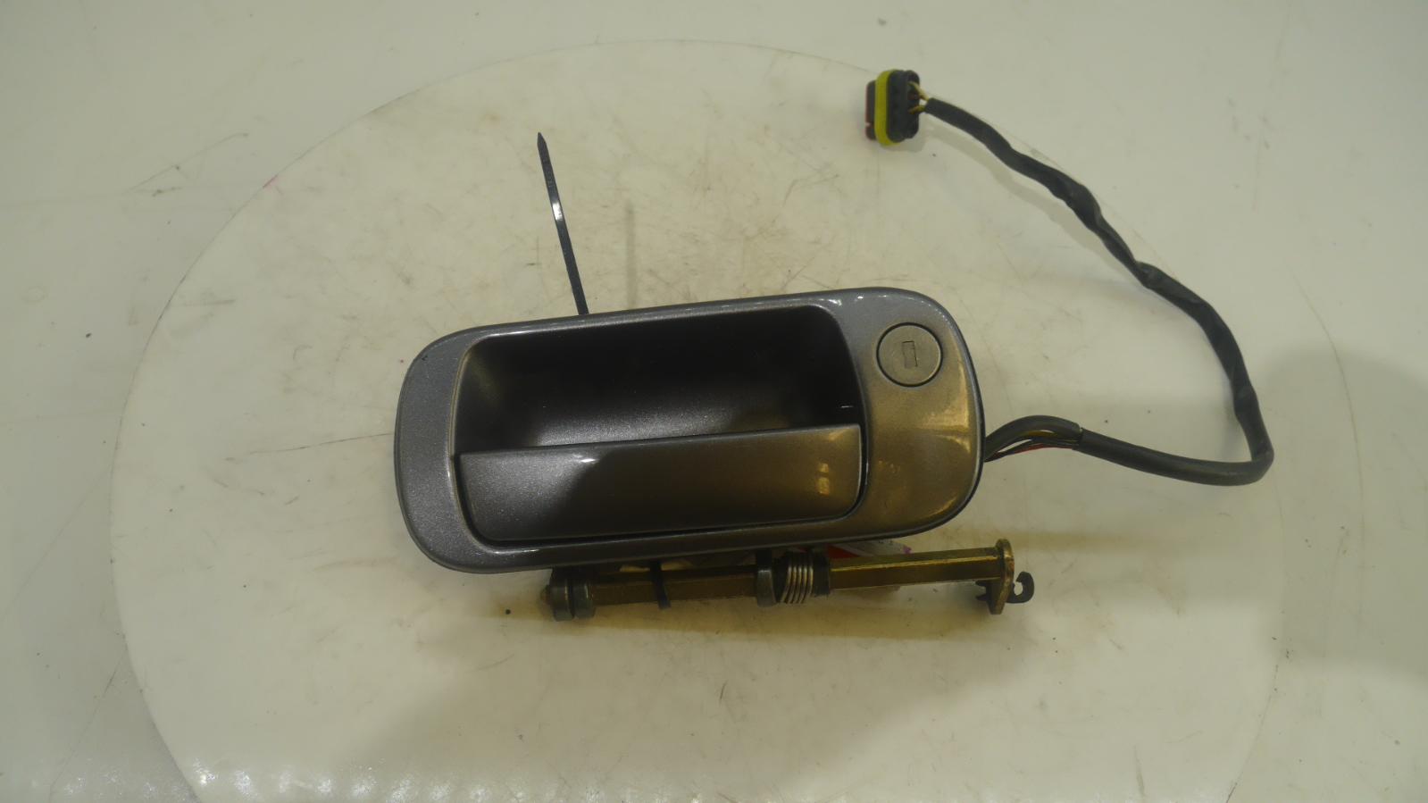 View Auto part Door Handle Maserati 4200gt 2006