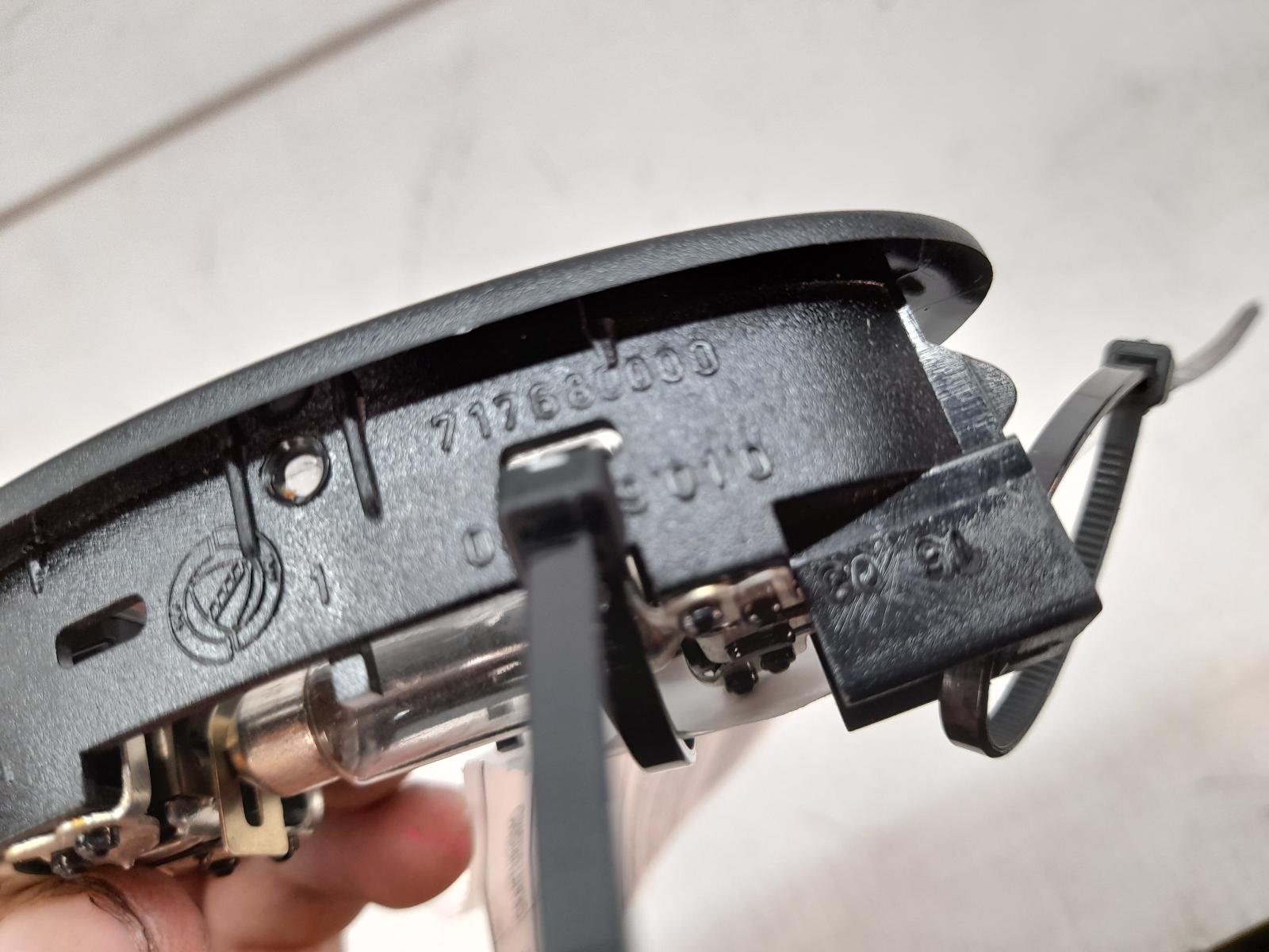 View Auto part Courtesy Light Maserati Granturismo 2008