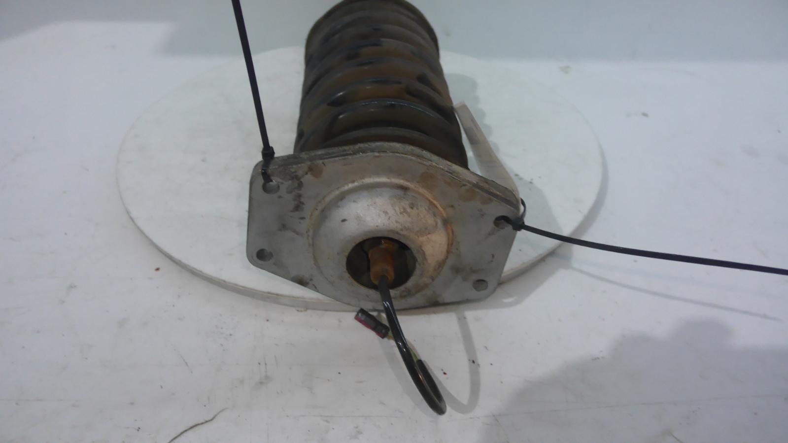 View Auto part Right Front Strut Maserati Granturismo 2008