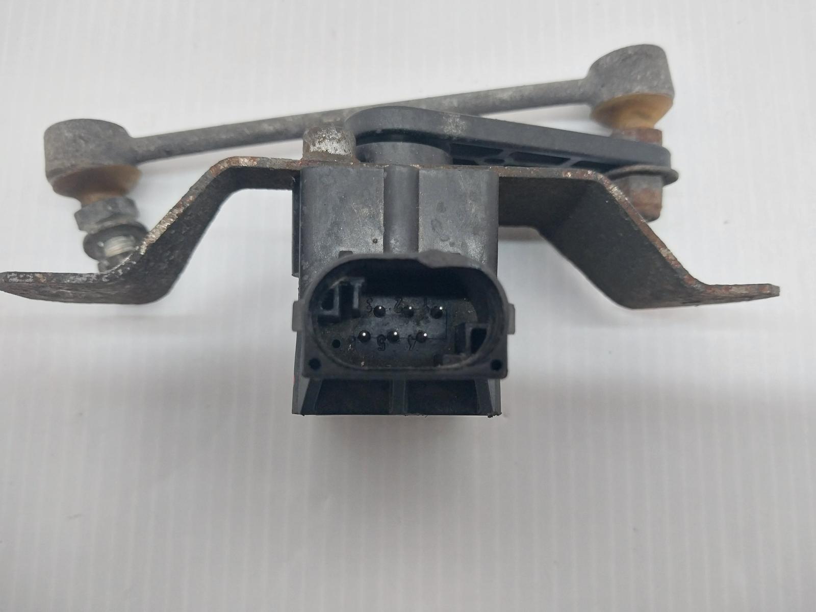 View Auto part Misc Switch/Relay Maserati 4200gt 2006