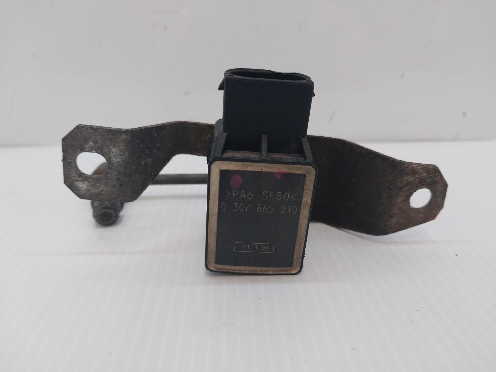 View Auto part Misc Switch/Relay Maserati 4200gt 2006