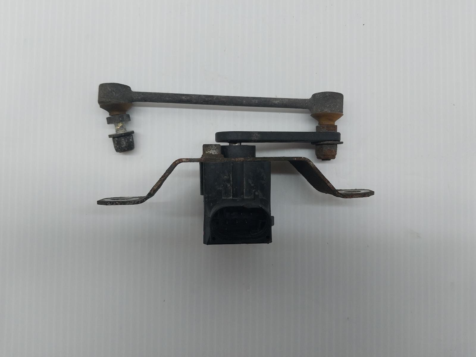 View Auto part Misc Switch/Relay Maserati 4200gt 2006