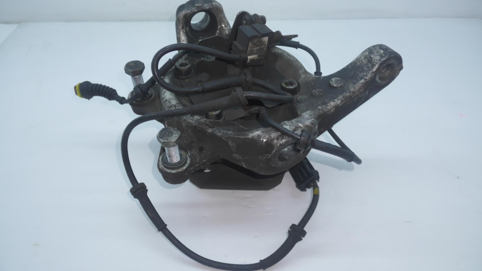 View Auto part Right Front Hub Assembly Maserati 4200gt 2003