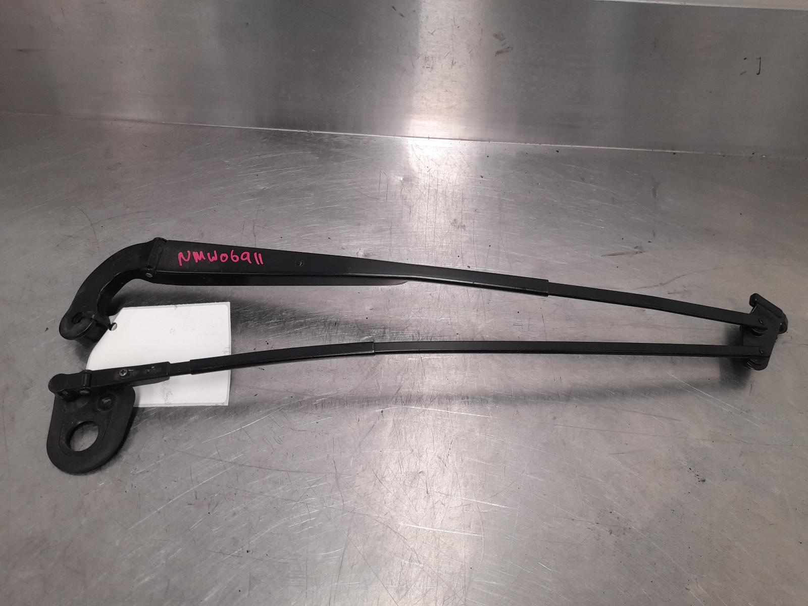 View Auto part Wiper Arm Maserati Quattroporte 2004