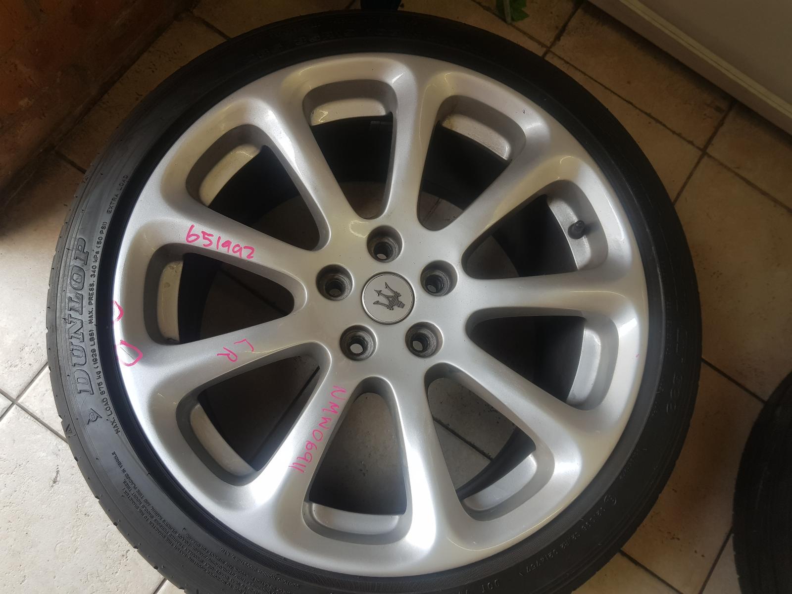 2004 Maserati Quattroporte Wheel Mag View Auto part Wheel Mag Maserati Quattroporte 2004
