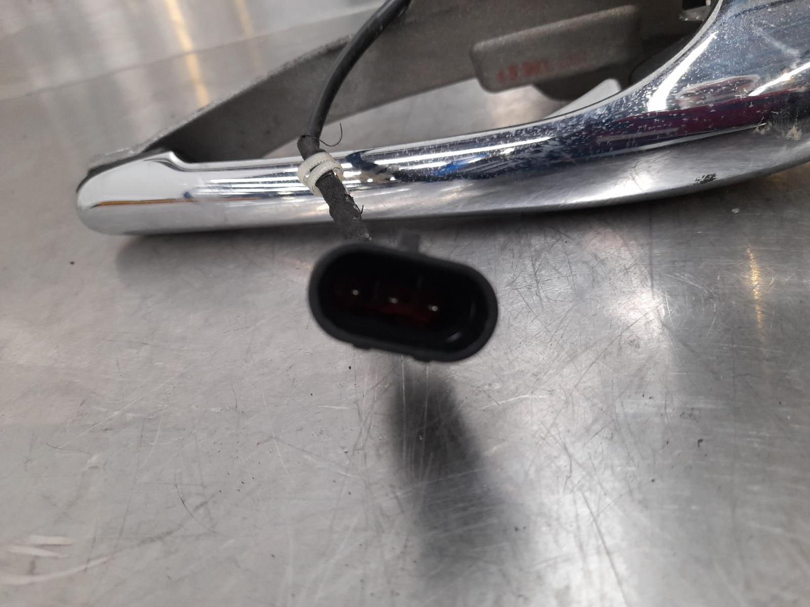 View Auto part Door Handle Maserati Quattroporte 2004