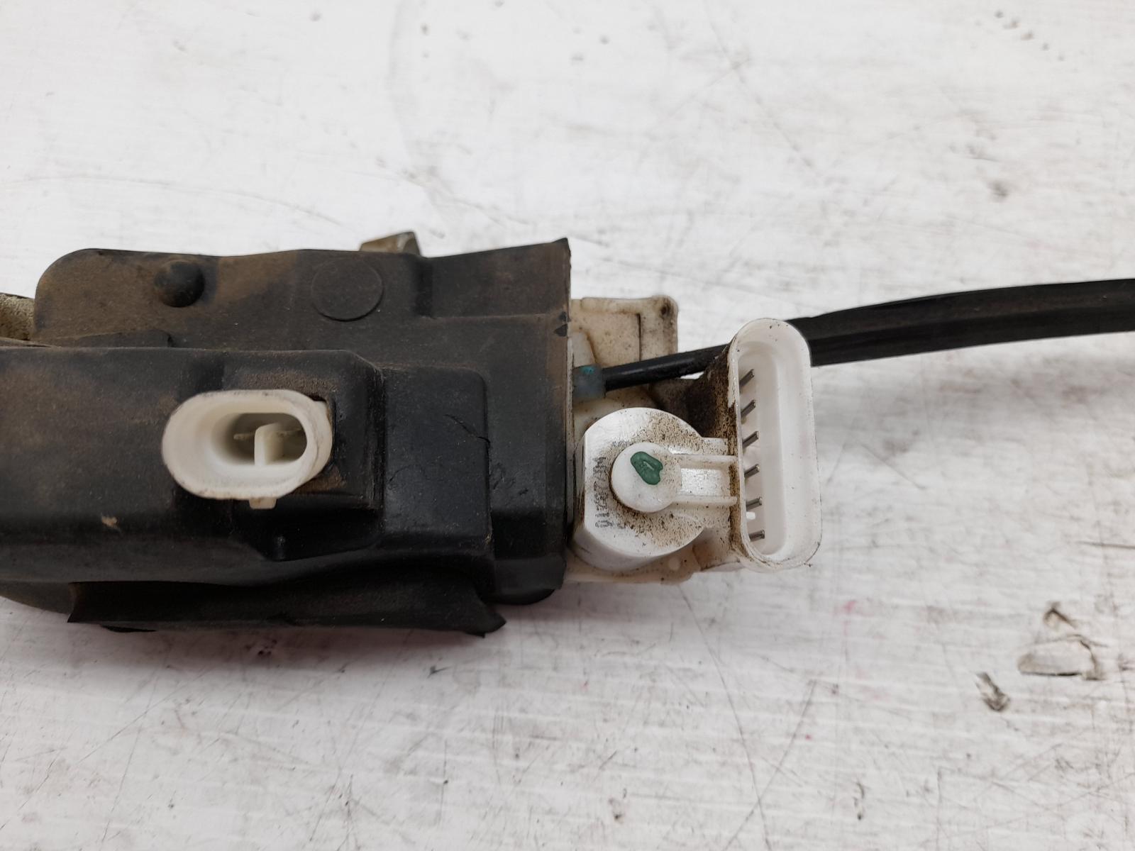 View Auto part Door/Boot/Gate Lock Maserati Quattroporte 2004