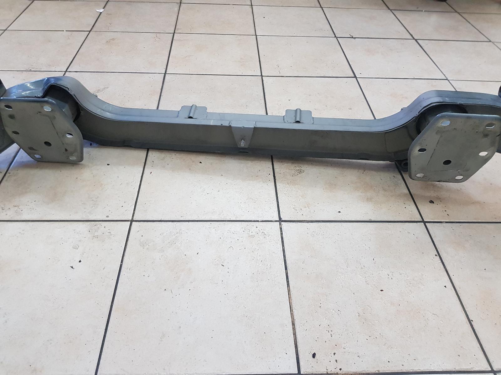 2004 Maserati Quattroporte R/Bar Bracket/Reinfo View Auto part R/Bar Bracket/Reinfo Maserati Quattroporte 2004