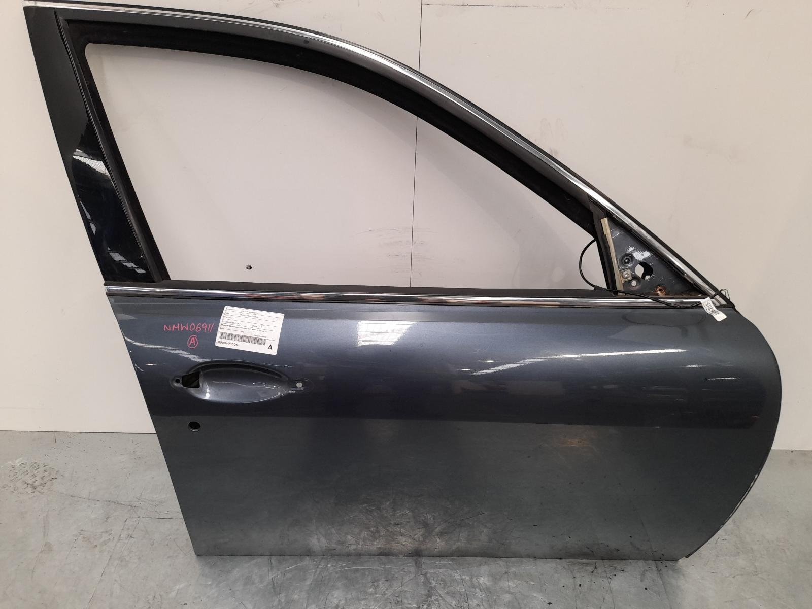 2004 Maserati Quattroporte Right Front Door View Auto part Right Front Door Maserati Quattroporte 2004
