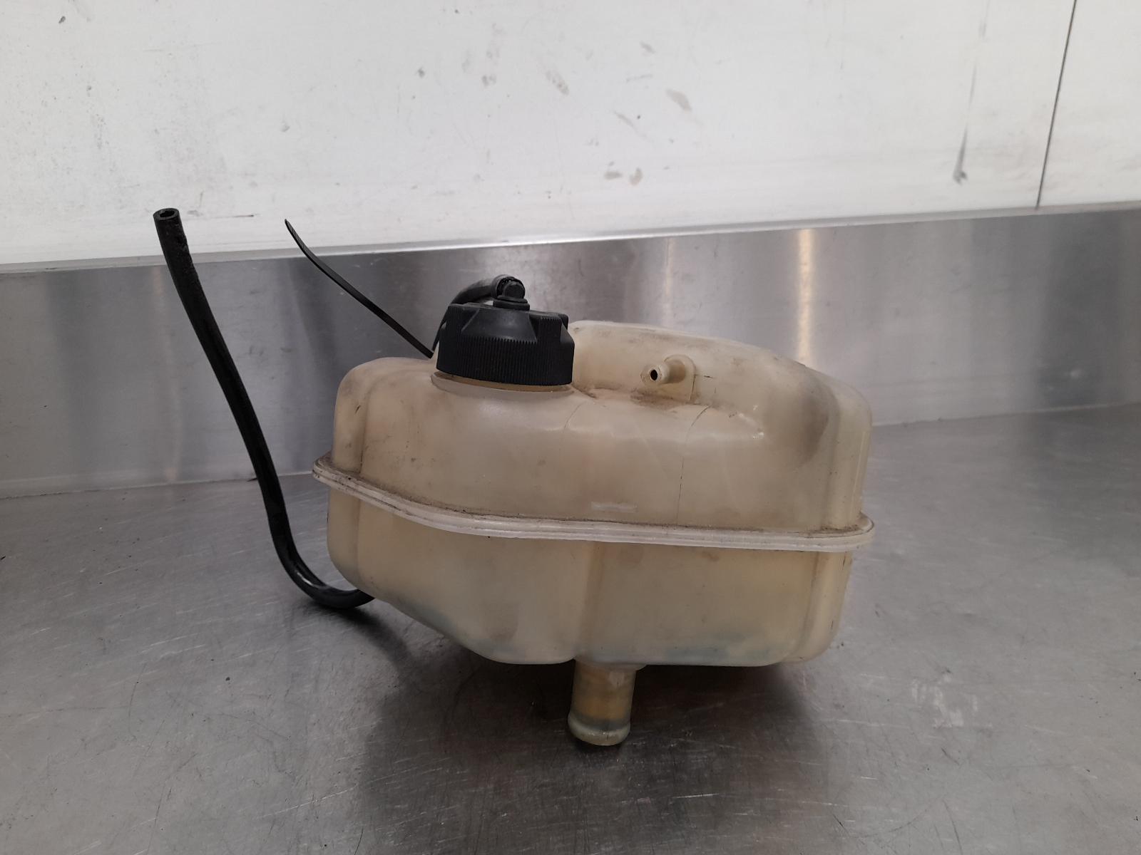View Auto part Overflow Bottle Maserati Quattroporte 2004