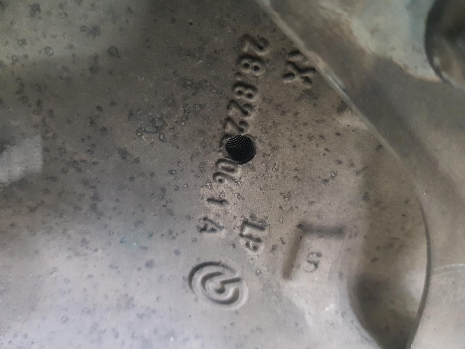2004 Maserati Quattroporte Right Front Hub Assembly View Auto part Right Front Hub Assembly Maserati Quattroporte 2004