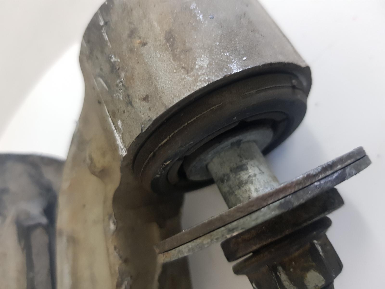 View Auto part Right Front Lower Control Arm Maserati Quattroporte 2004