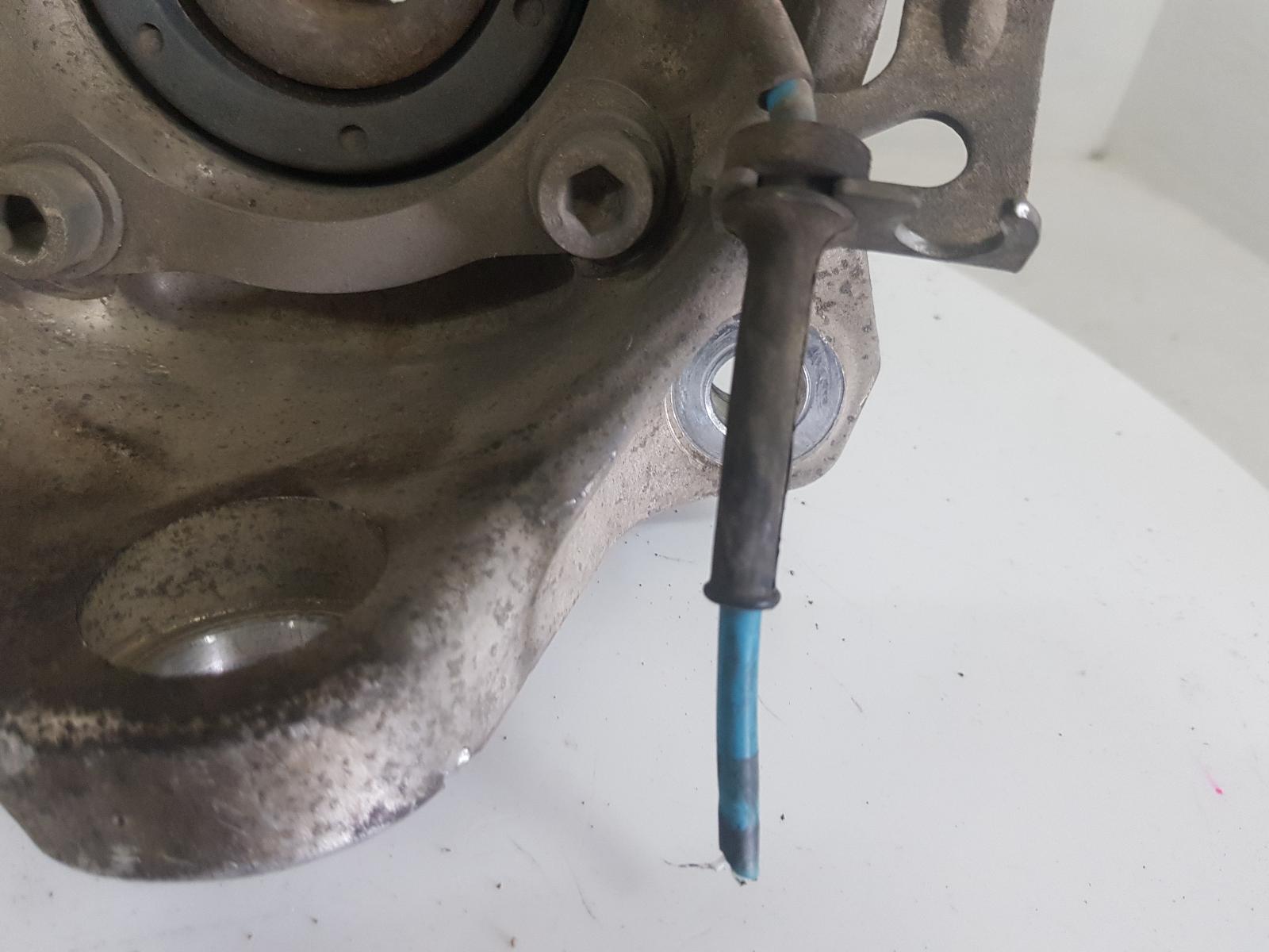 View Auto part Left Front Hub Assembly Maserati Quattroporte 2004