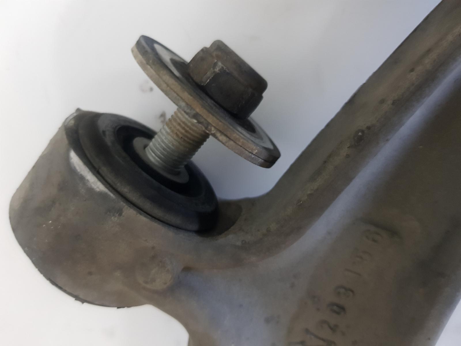 View Auto part Right Rear Trailing Arm Maserati Quattroporte 2004