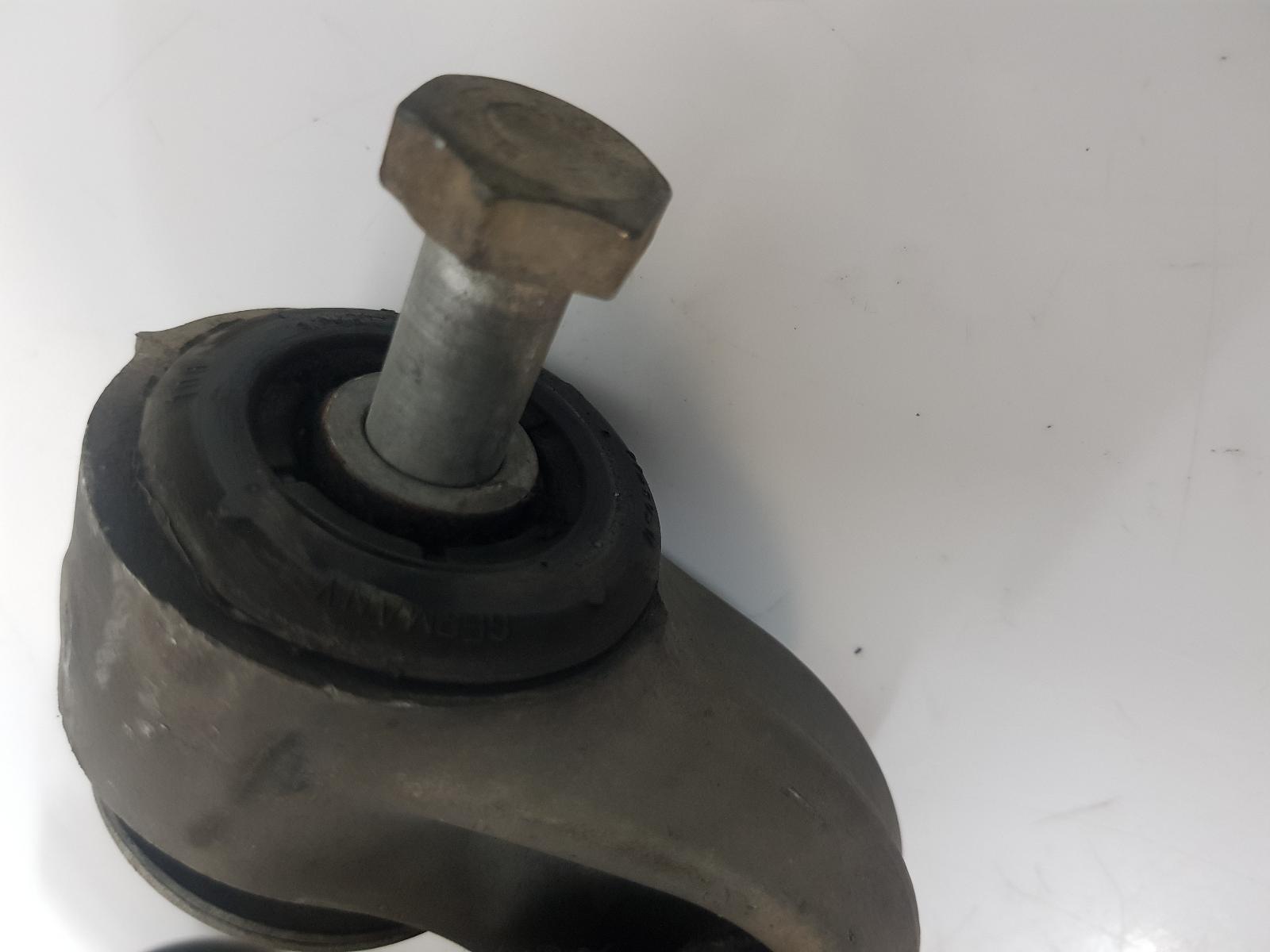 View Auto part Right Rear Trailing Arm Maserati Quattroporte 2004