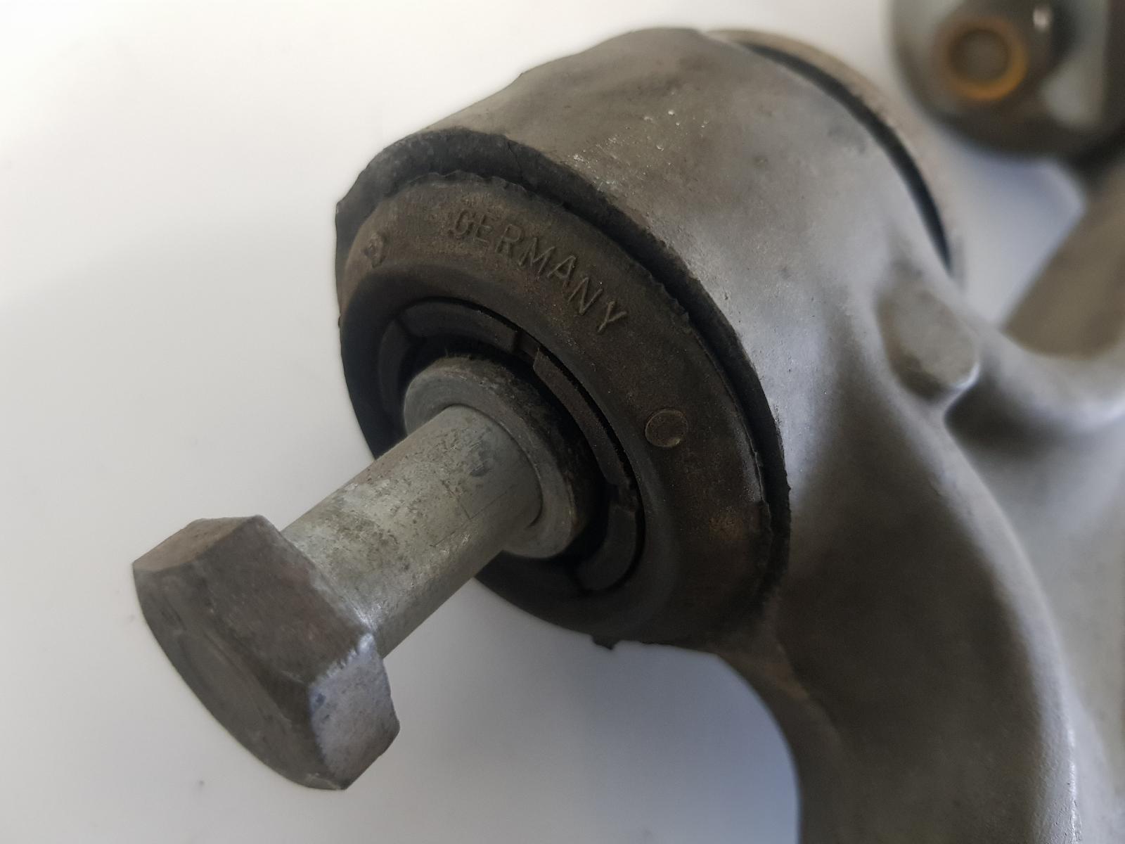 View Auto part Right Rear Trailing Arm Maserati Quattroporte 2004