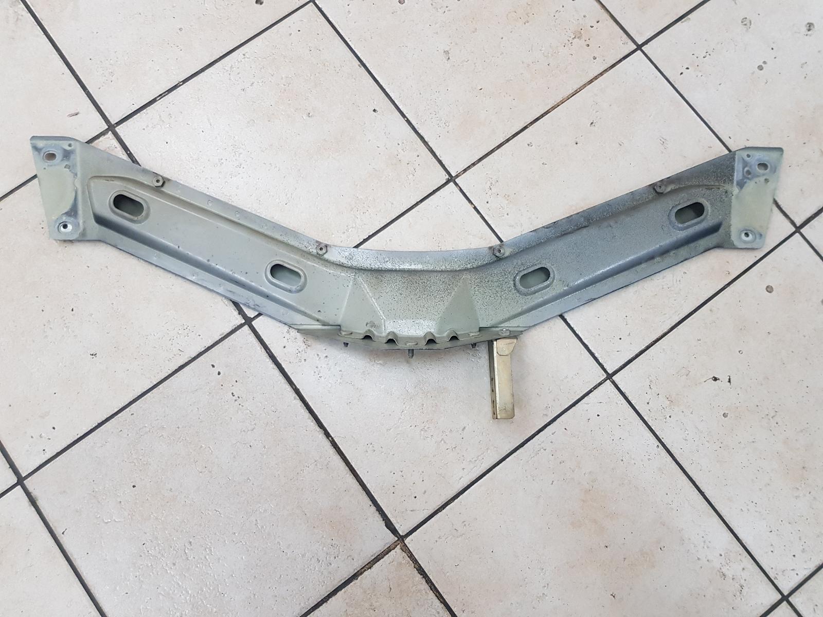 View Auto part Bonnet Lock/Support Maserati Quattroporte 2004
