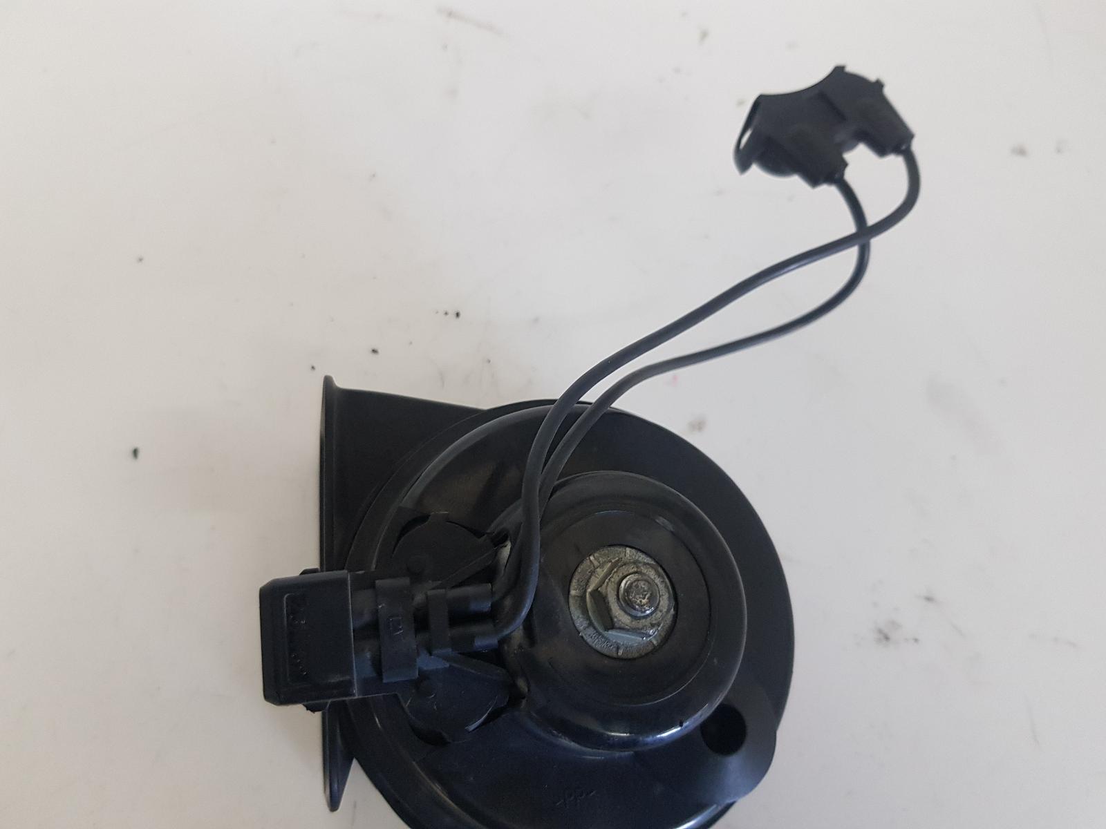 View Auto part Horn Maserati Quattroporte 2004