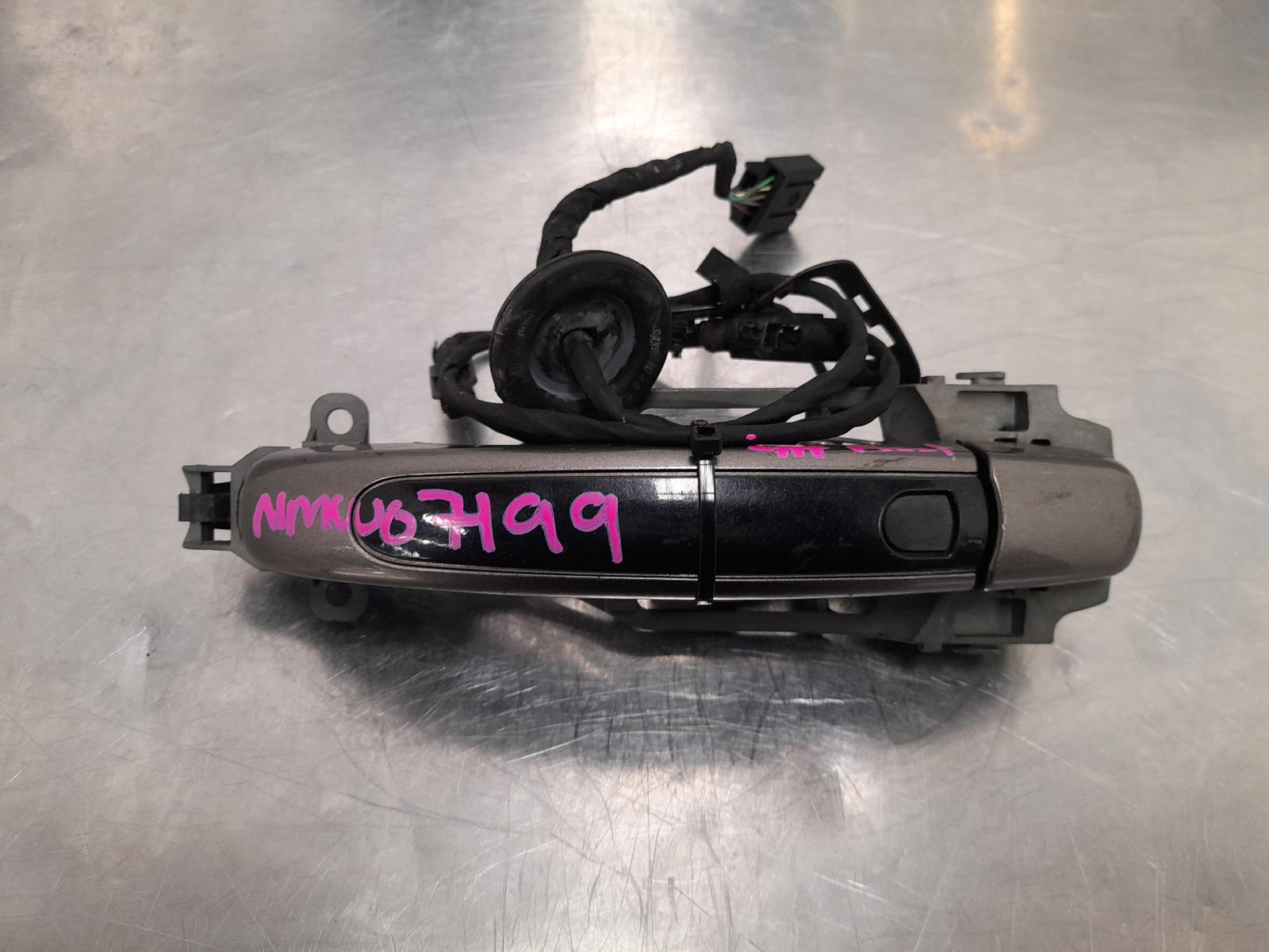 View Auto part Door Handle Porsche Cayenne 2005