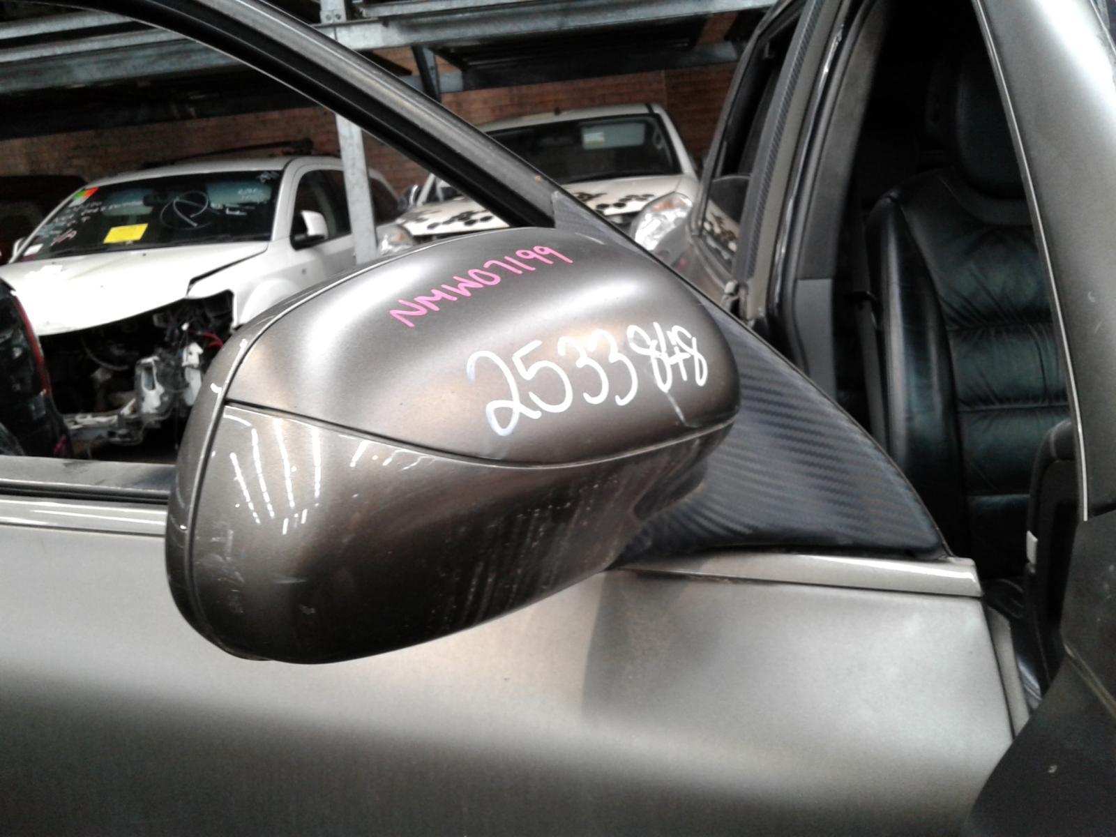 View Auto part Right Door Mirror Porsche Cayenne 2005