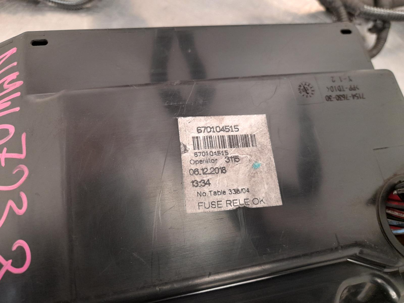 View Auto part Fuse Box Maserati Levante 2019