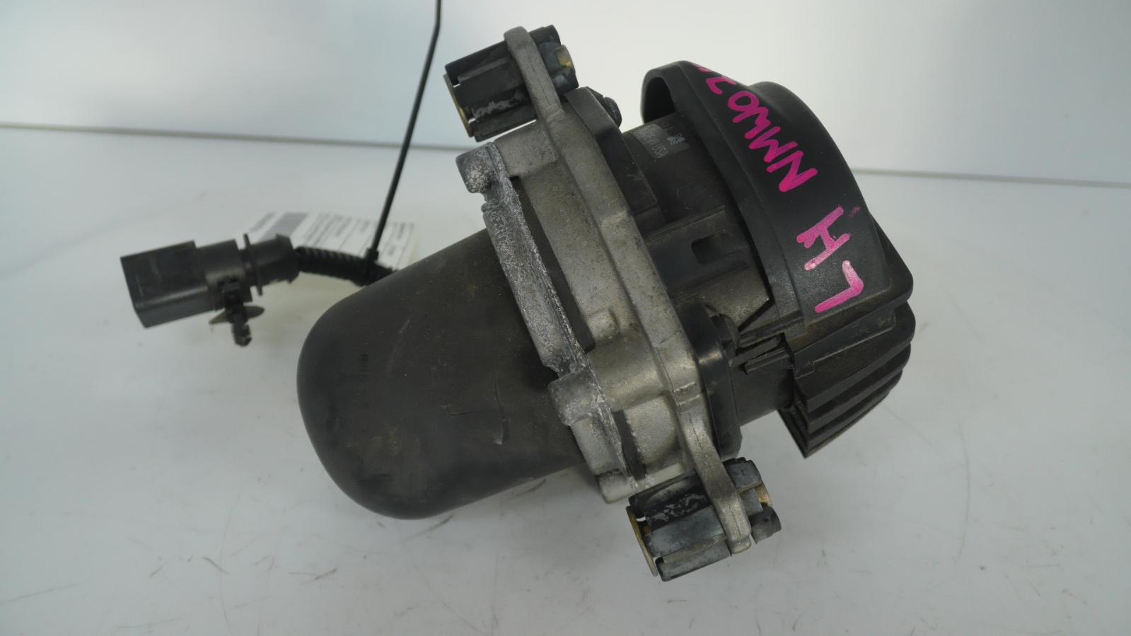 View Auto part Vacuum/Air Pump Porsche Cayenne 2005