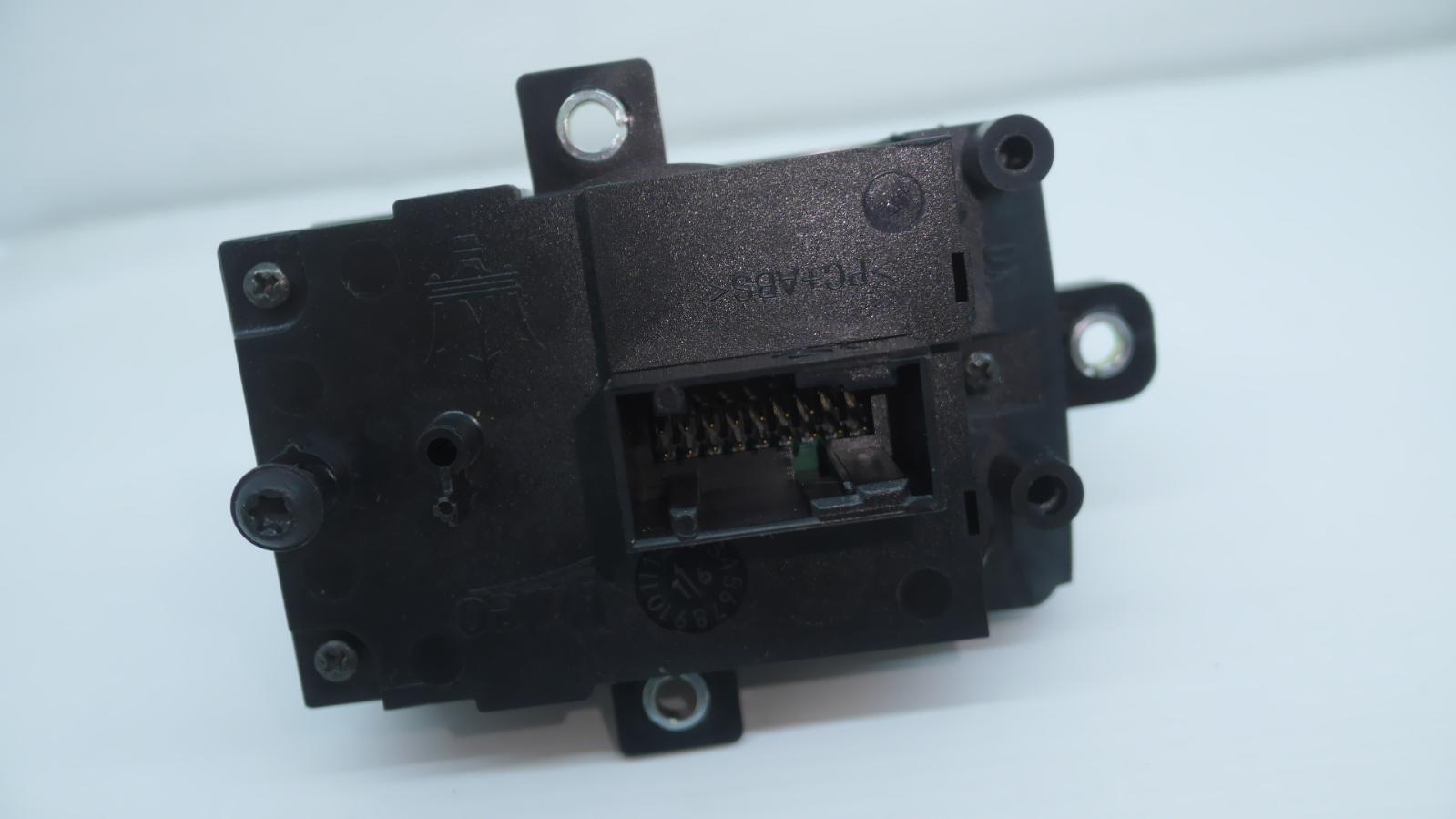 View Auto part Combination Switch Maserati Levante 2019