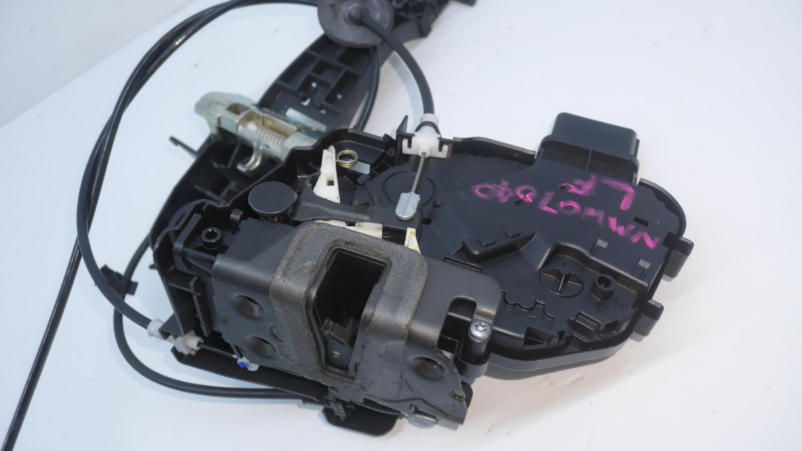 View Auto part Door/Boot/Gate Lock Land Rover Freelander 2007