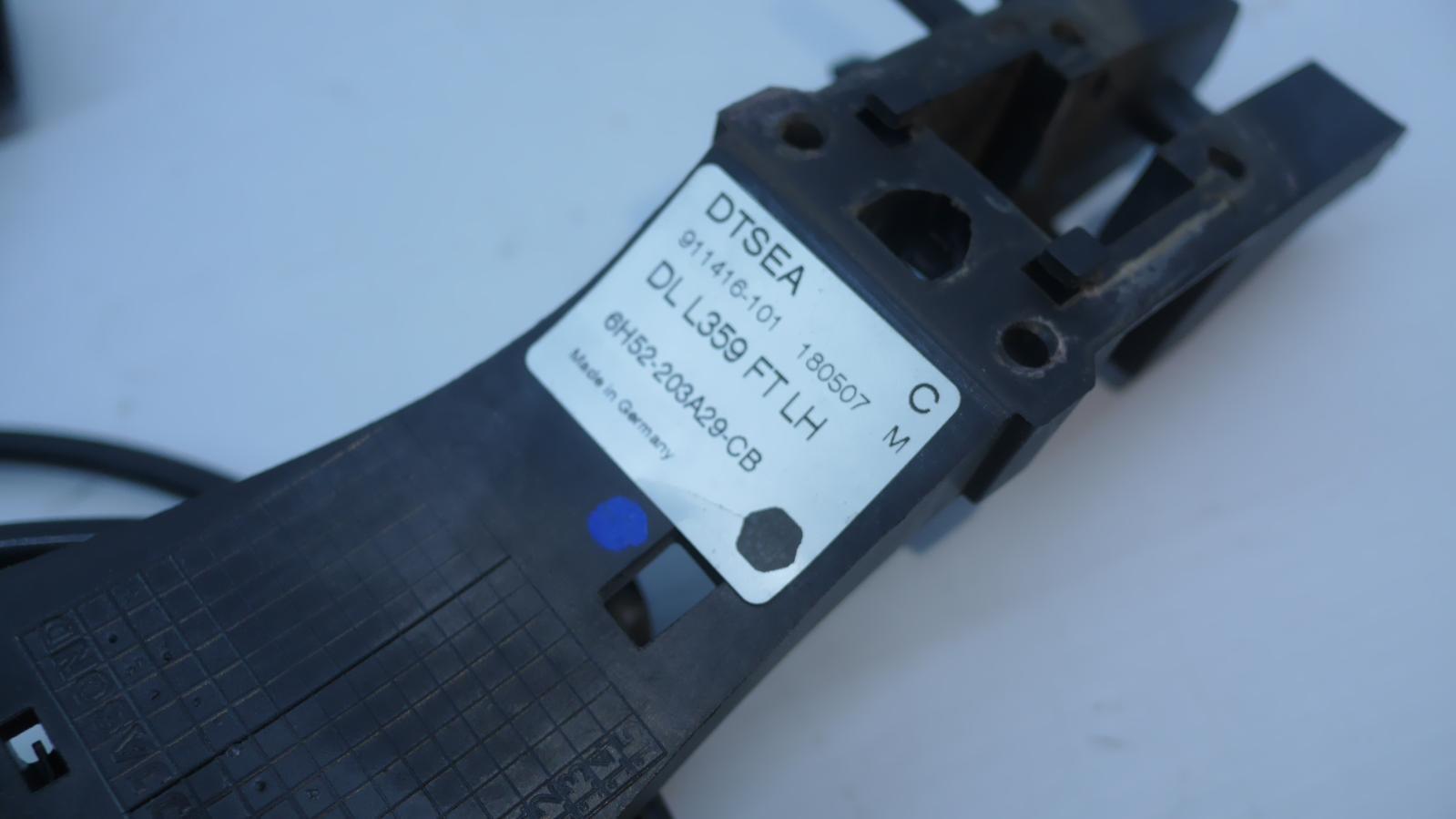View Auto part Door/Boot/Gate Lock Land Rover Freelander 2007