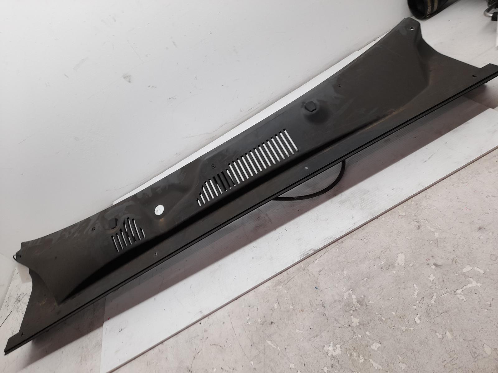 View Auto part Plenum Chamber Maserati 4200gt 2003
