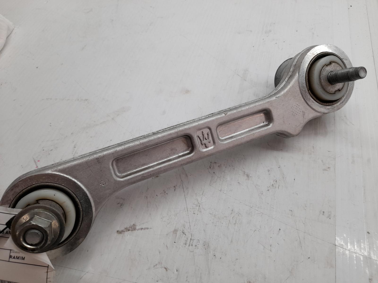 View Auto part Right Rear Trailing Arm Maserati Levante 2019