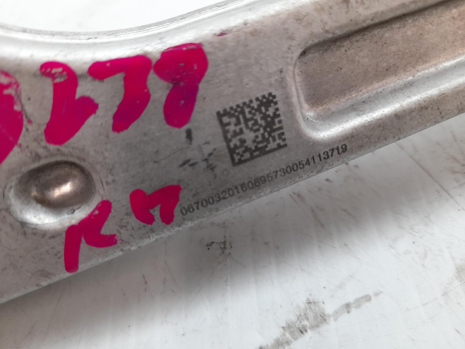 View Auto part Right Rear Trailing Arm Maserati Levante 2019