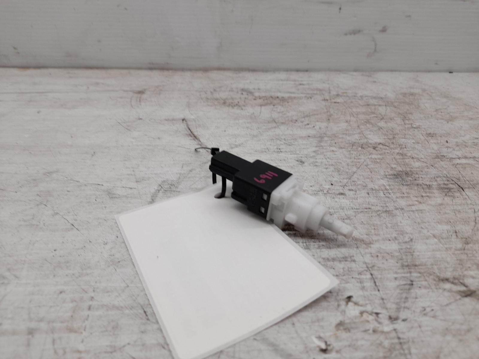 View Auto part Misc Switch/Relay Maserati Quattroporte 2004
