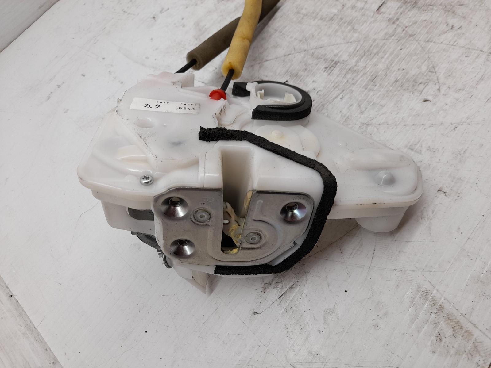 View Auto part Door/Boot/Gate Lock Abarth 124 Spider 2016