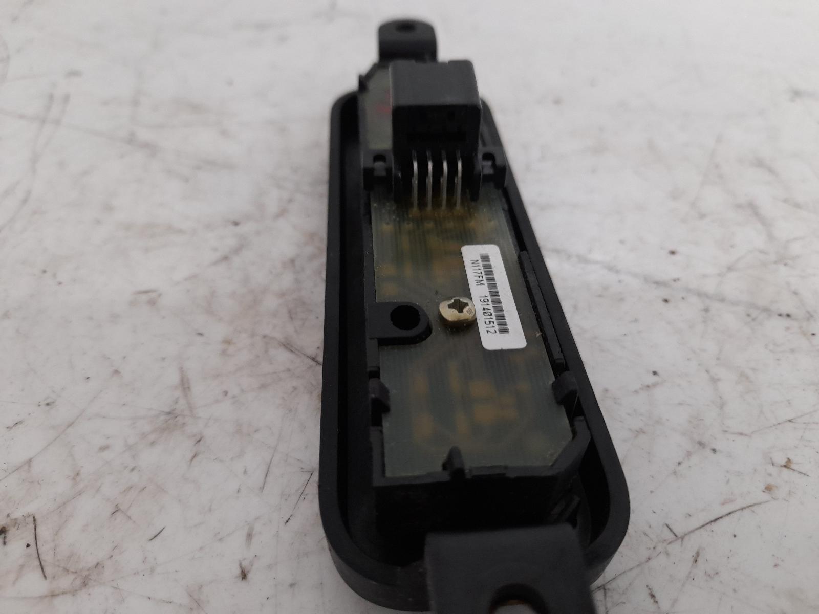 View Auto part Misc Switch/Relay Maserati Quattroporte 2004