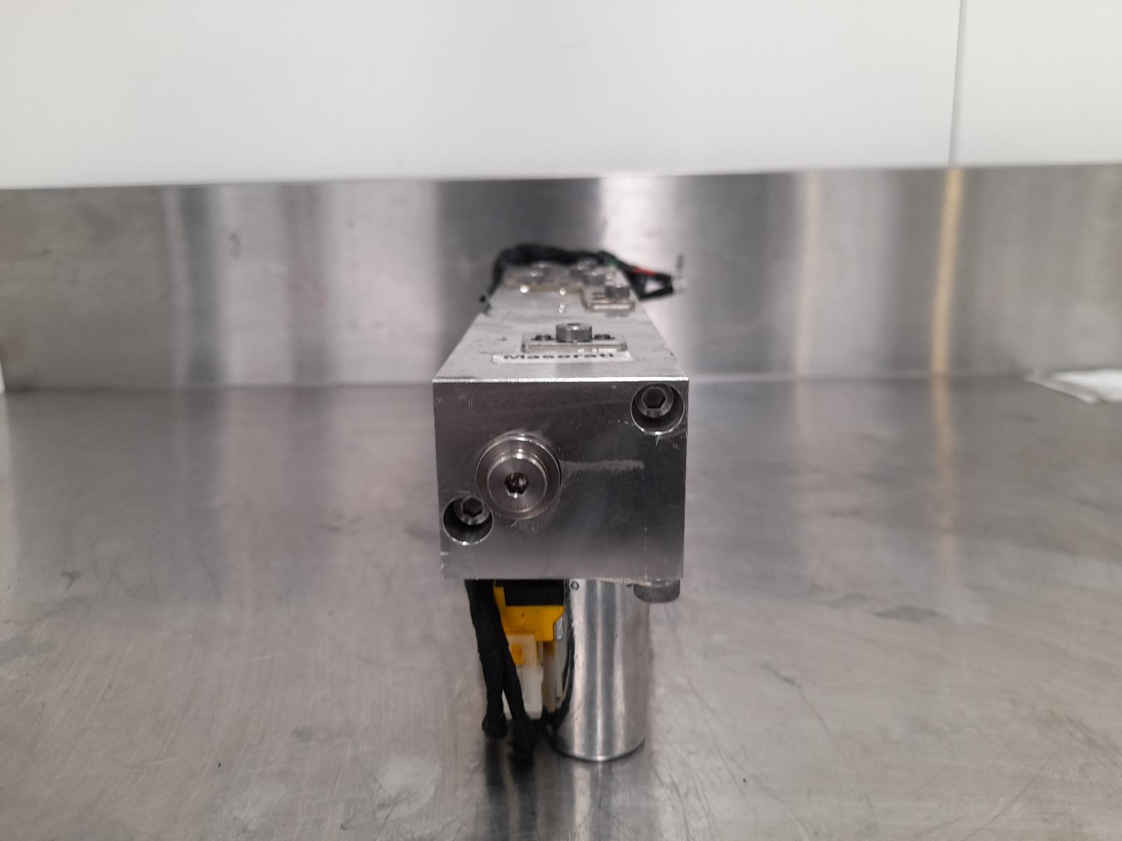 View Auto part Conv. Lift Motor Maserati Granturismo 2013