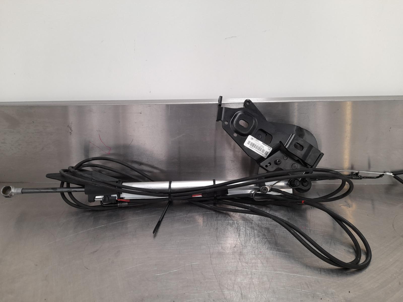 View Auto part Hatch Strut Maserati Granturismo 2013