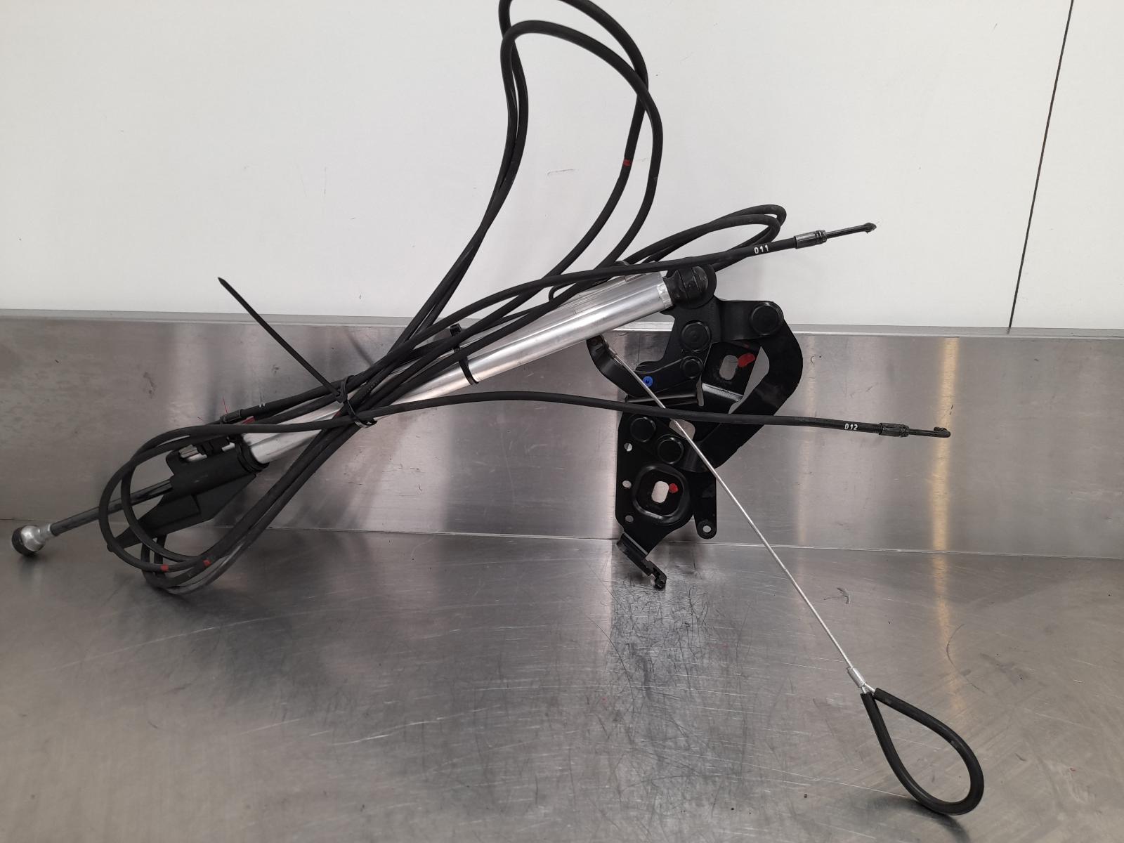 View Auto part Hatch Strut Maserati Granturismo 2013