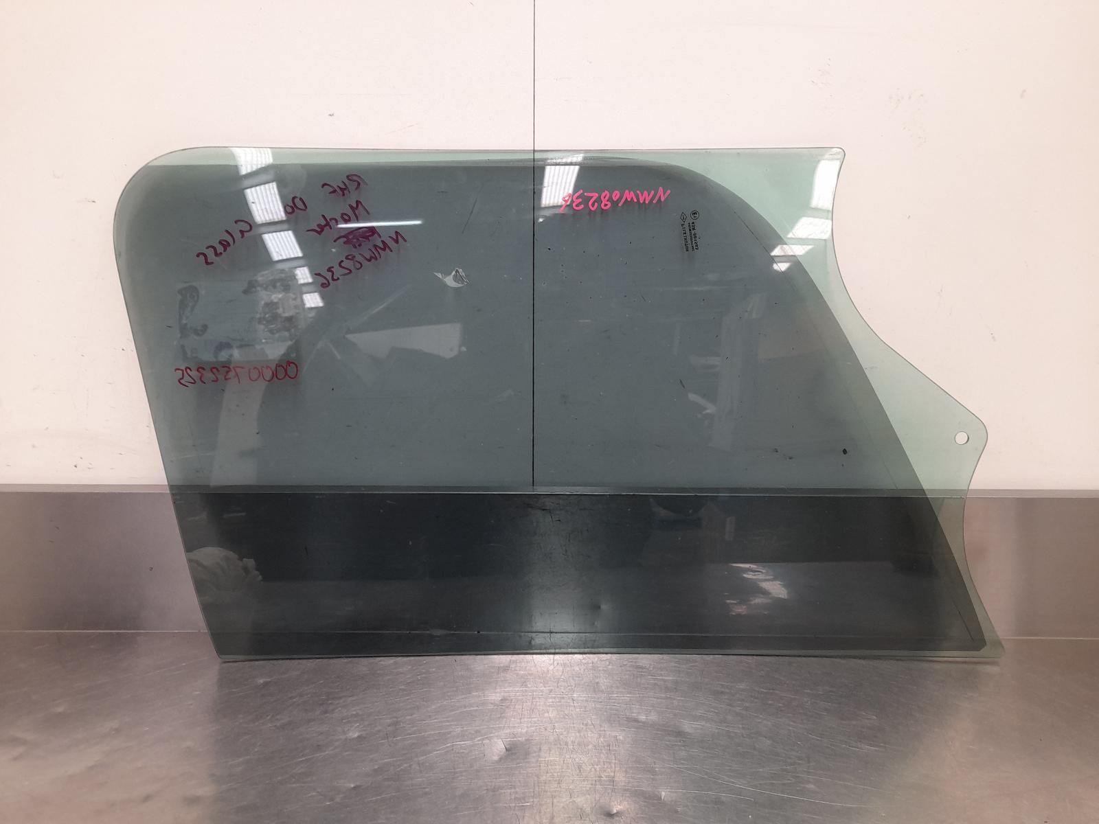 View Auto part Right Front Door Window Renault Master 2013