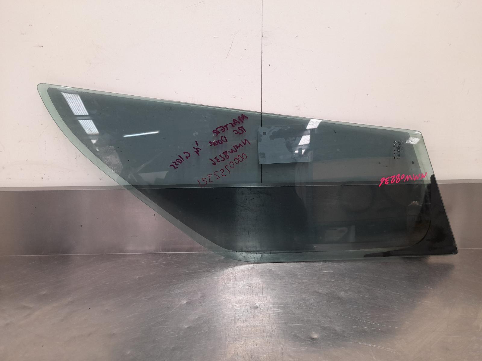 View Auto part Right Front 1/4 Door Glass Renault Master 2013