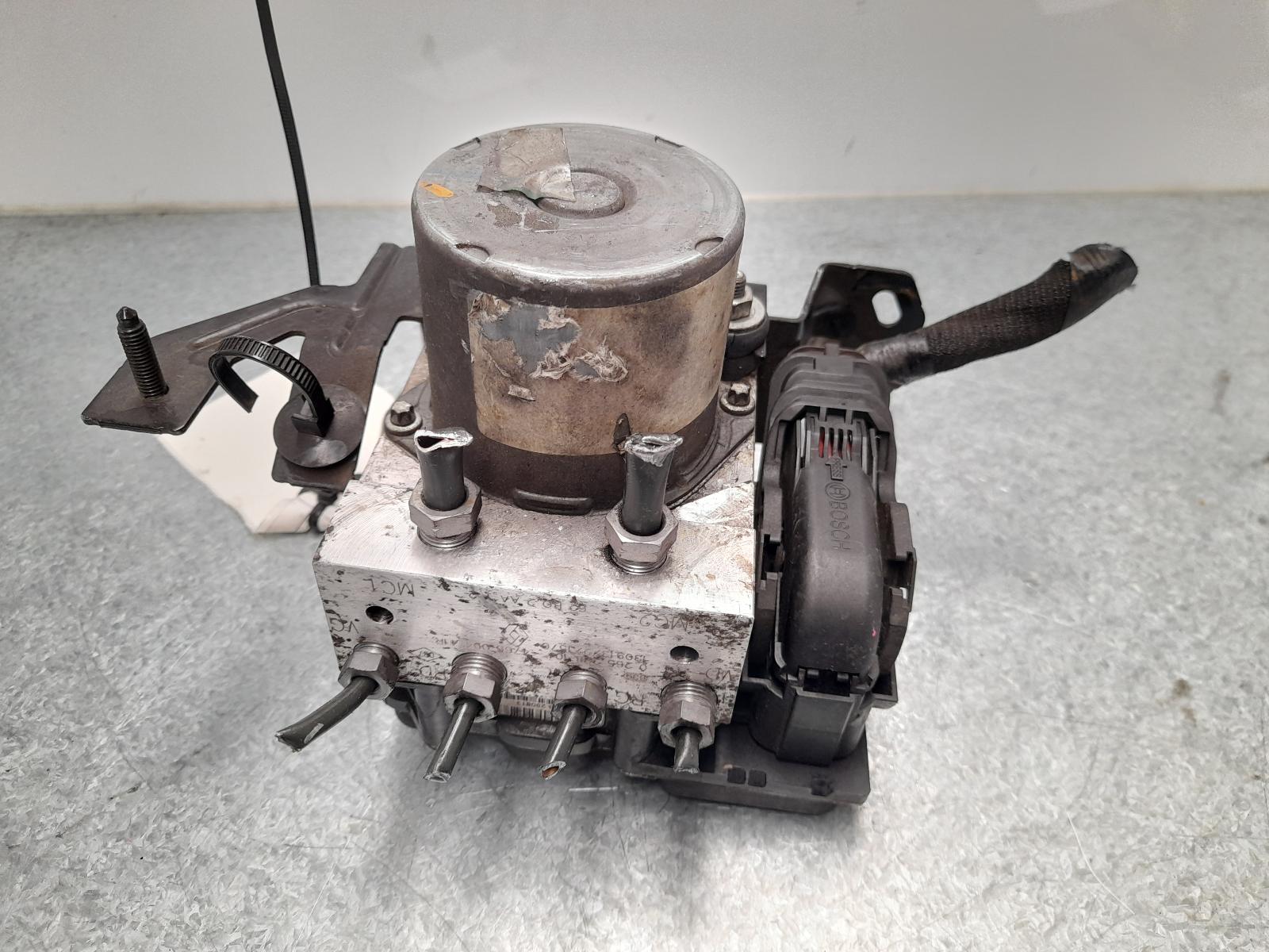 View Auto part Abs Pump/Modulator Renault Master 2013