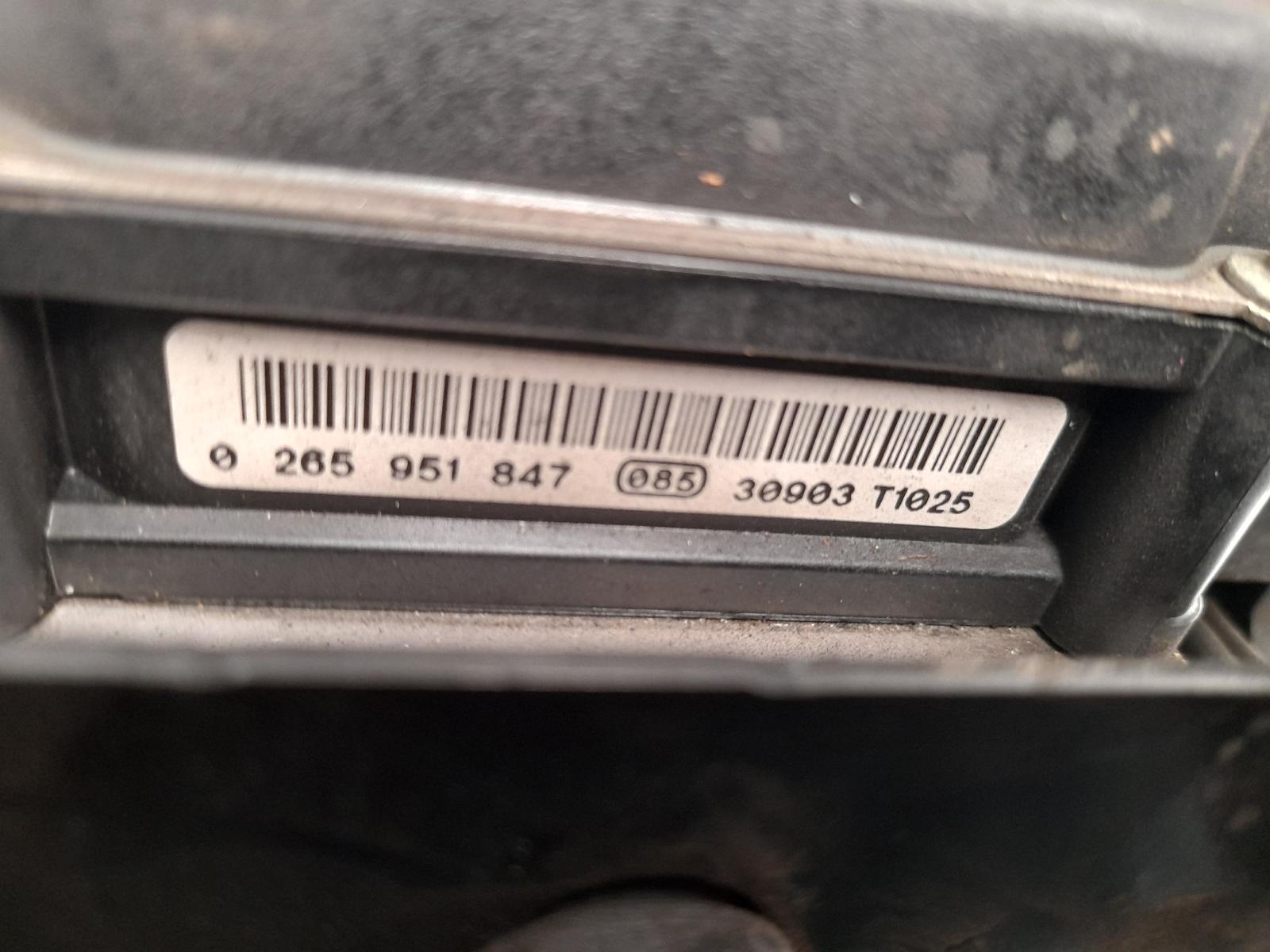 View Auto part Abs Pump/Modulator Renault Master 2013